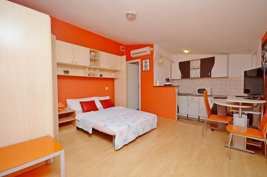 Apartments Vodice Marica *